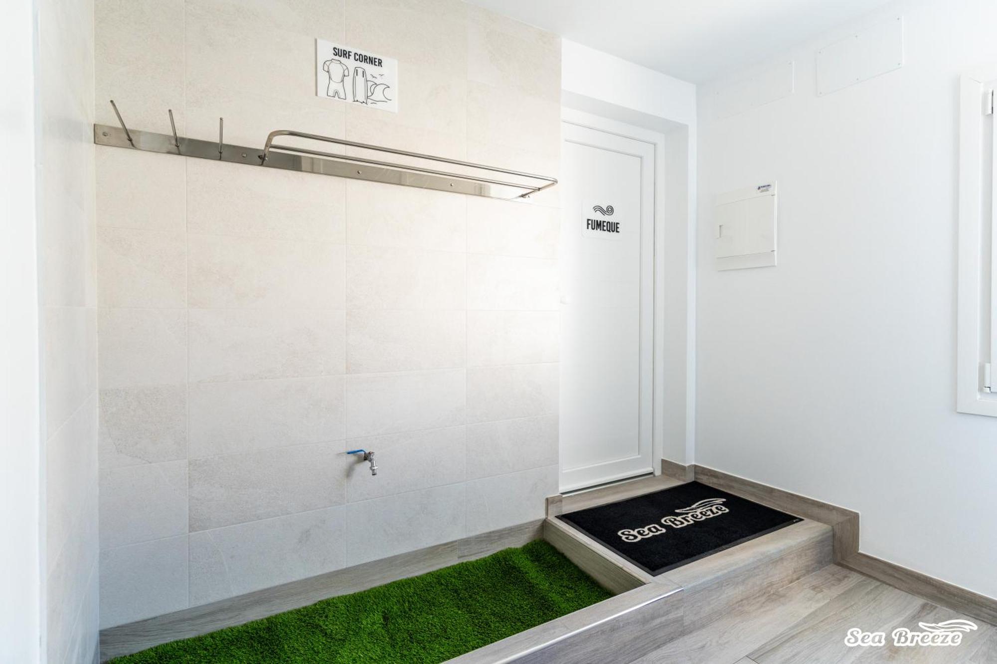 2 Apartments Sea Breeze Фамара Экстерьер фото